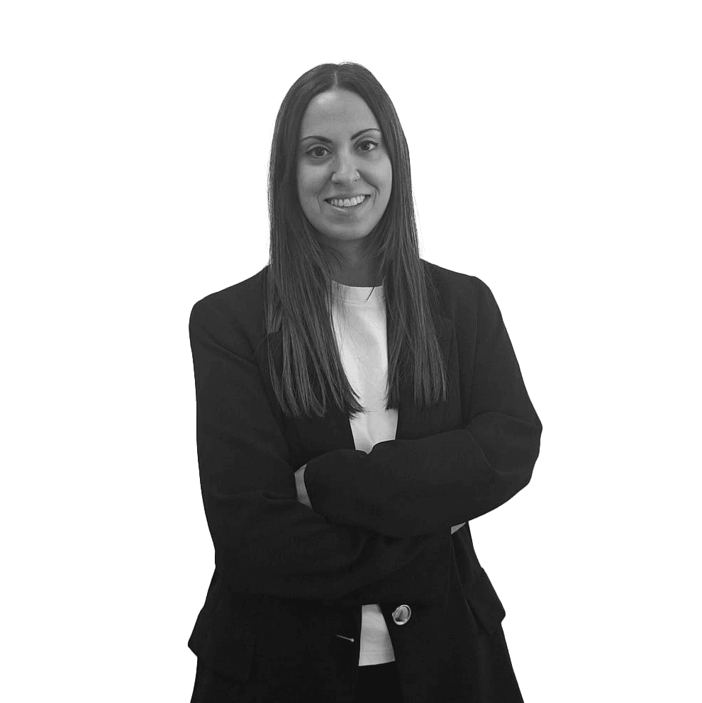 Alba Muñozen erretratua zuri-beltzean, IAG7 Viajesen MAD Meetings Team Leader.